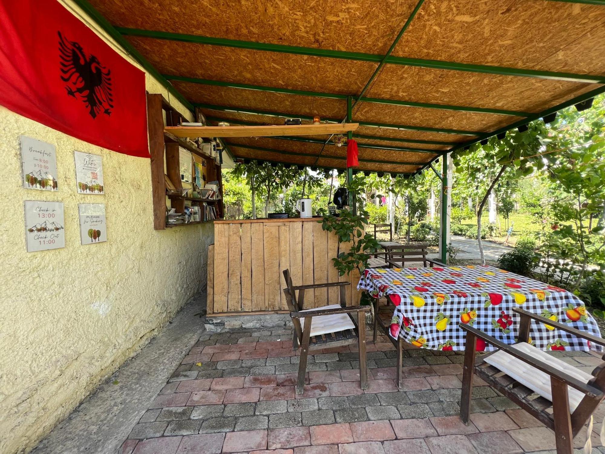 Elbasan Backpacker Hostel Eksteriør billede